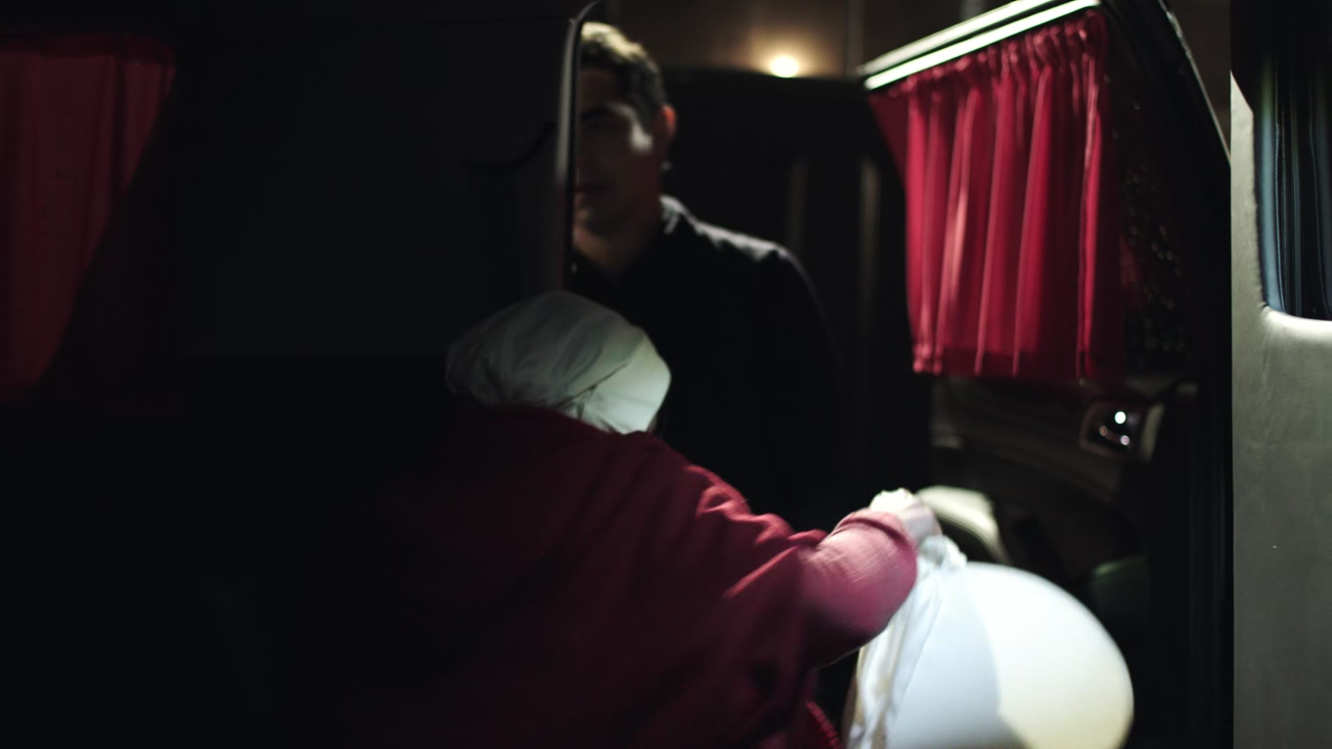 1x04_0411.jpg
