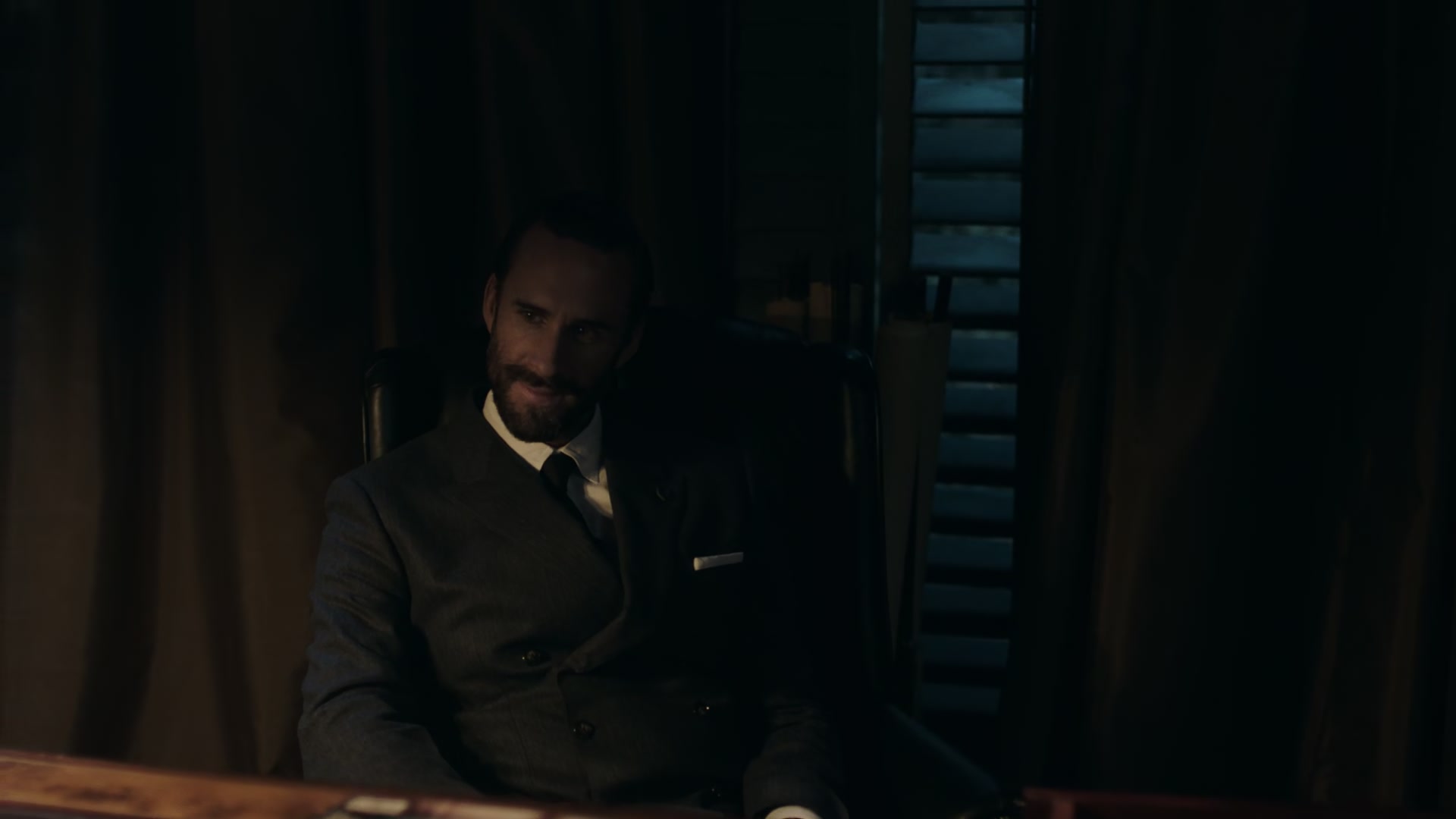 1x05_0604.jpg