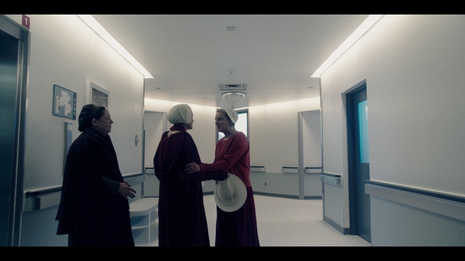 2x08_351.jpg