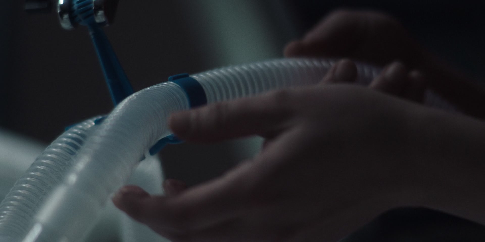 3x09_0205.jpg