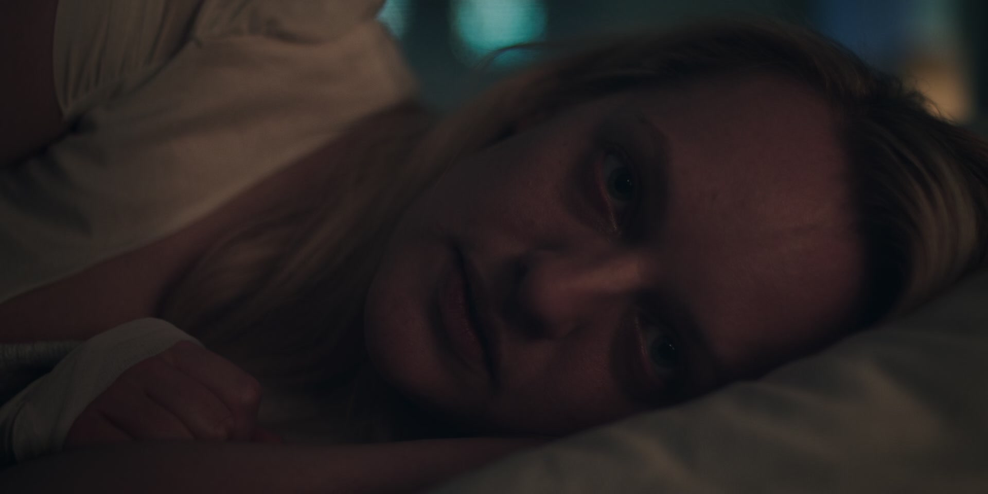 3x09_0701.jpg