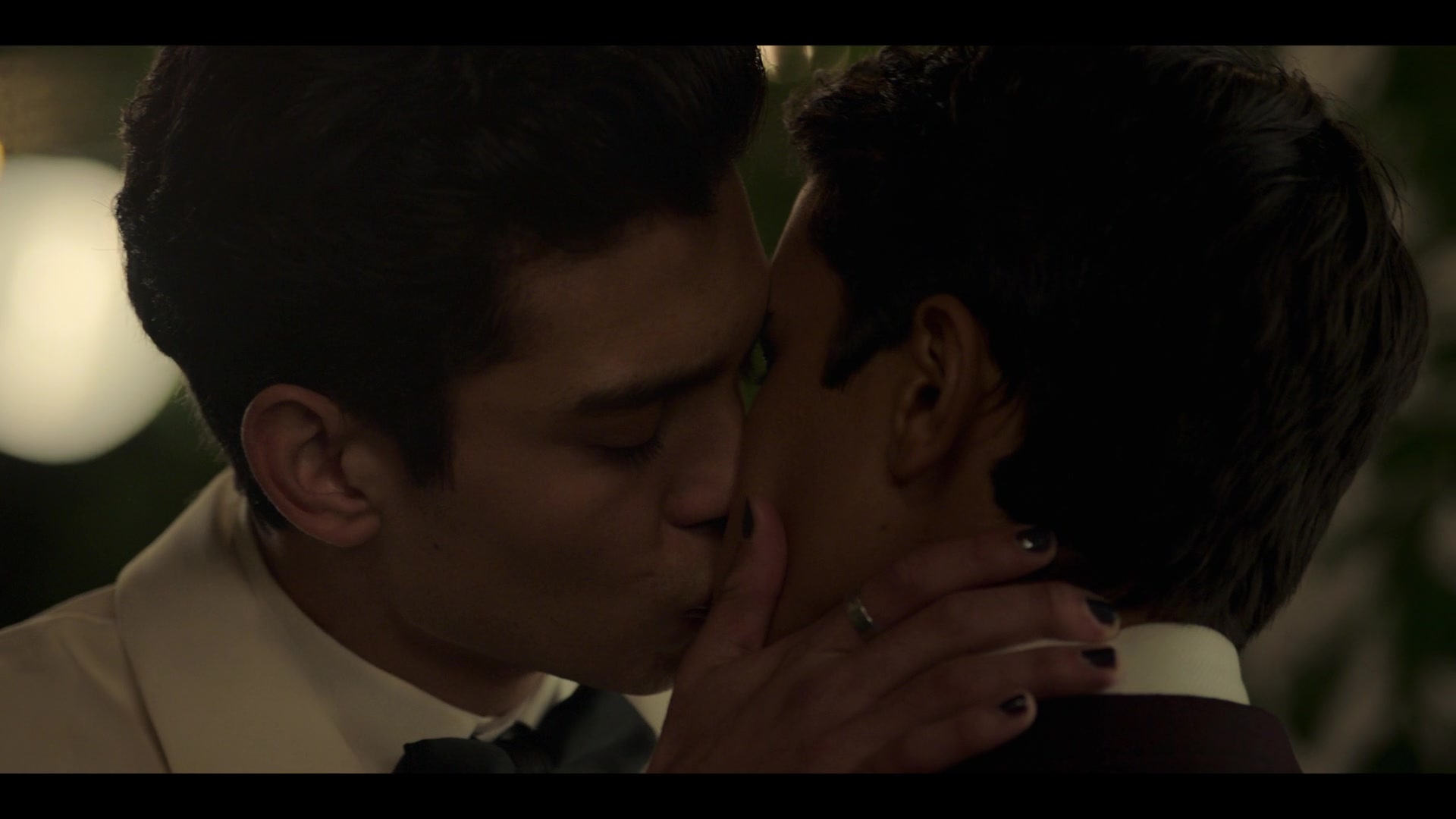 lovevictor210_701.jpg